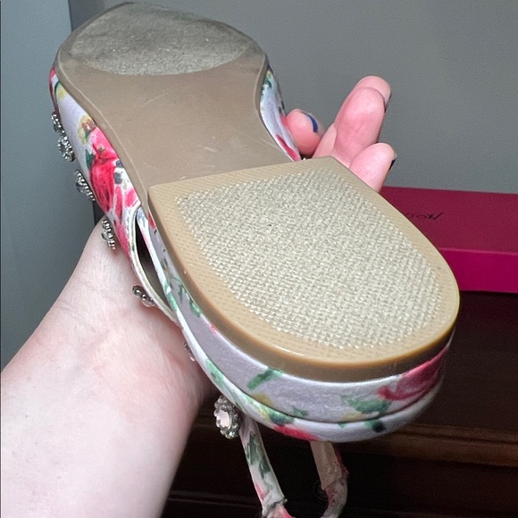 Betsey Johnson Pink Floral Satin Sparkly Gem Accents Pointy Toe Flats Shoes - Picture 13 of 17